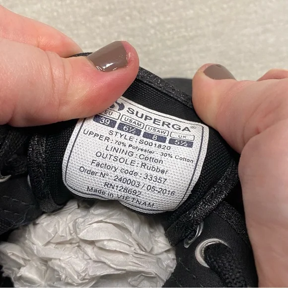 Superga Women’s Black Glitter Sneakers Black Sole NWOT - Picture 3 of 9